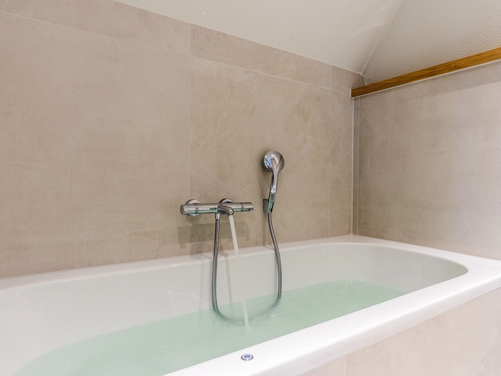 Verblijf 173287 - Bungalow Midden Drenthe - Hof van Saksen | 6-persoons Wellness Waterfront boerderij | 