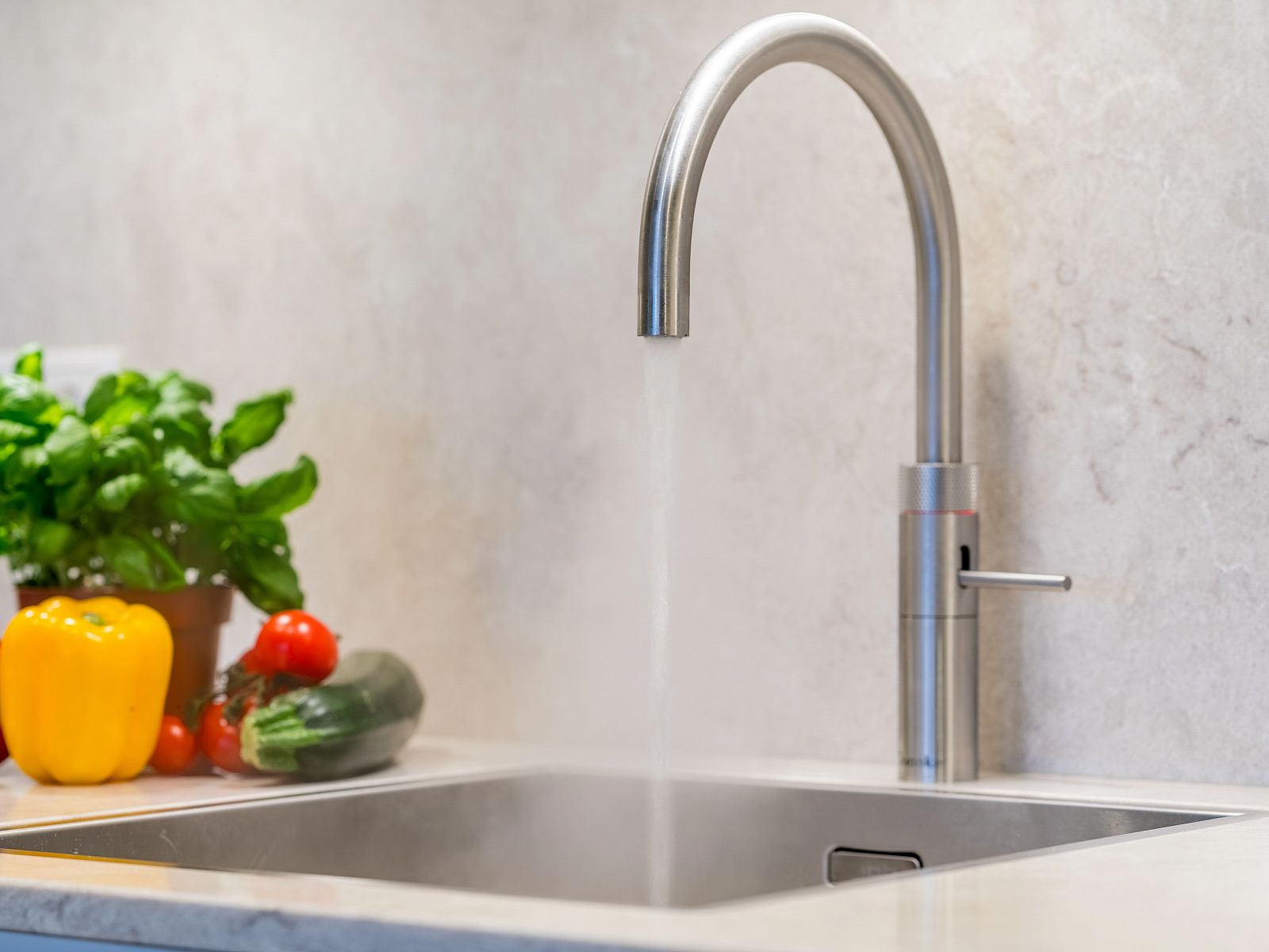 Verblijf 173287 - Bungalow Midden Drenthe - Hof van Saksen | 6-persoons Wellness Waterfront boerderij | 