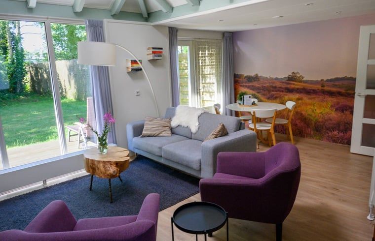 Gezellige woonkamer in Huisje in Nieuw Balinge, vakantiehuis in Midden Drenthe.