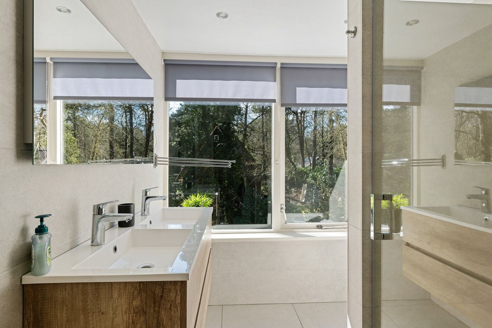 Kleines Schlafzimmer mit Aussicht im Ferienhaus DG1863, Norg, Nord-Drenthe.