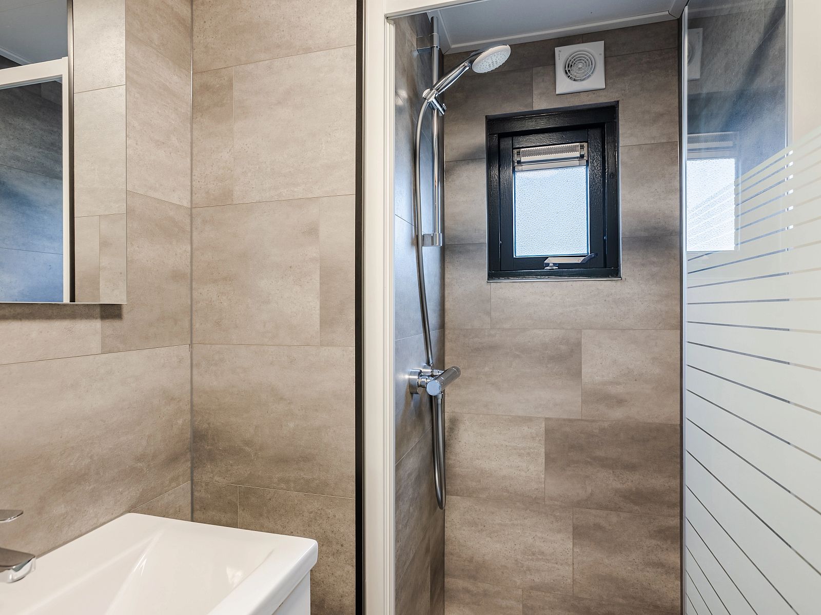 Verblijf 1829102 - Vakantiewoning Noord Drenthe - Het Land van Bartje | 4-persoons stacaravan | 4MHV