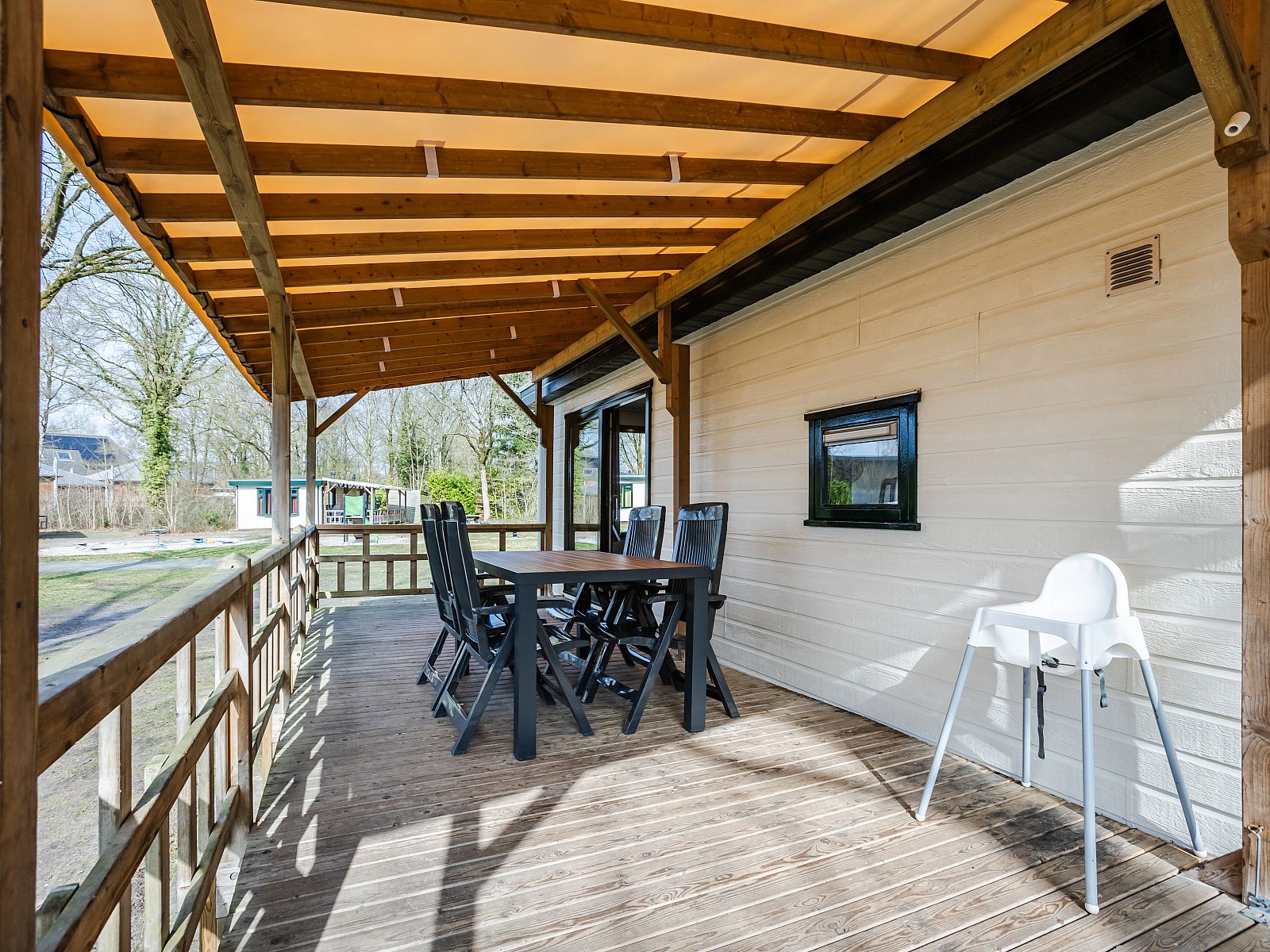 Verblijf 1829103 - Vakantiewoning Noord Drenthe - Het Land van Bartje | 4-persoons peuterstacaravan | 4MHK