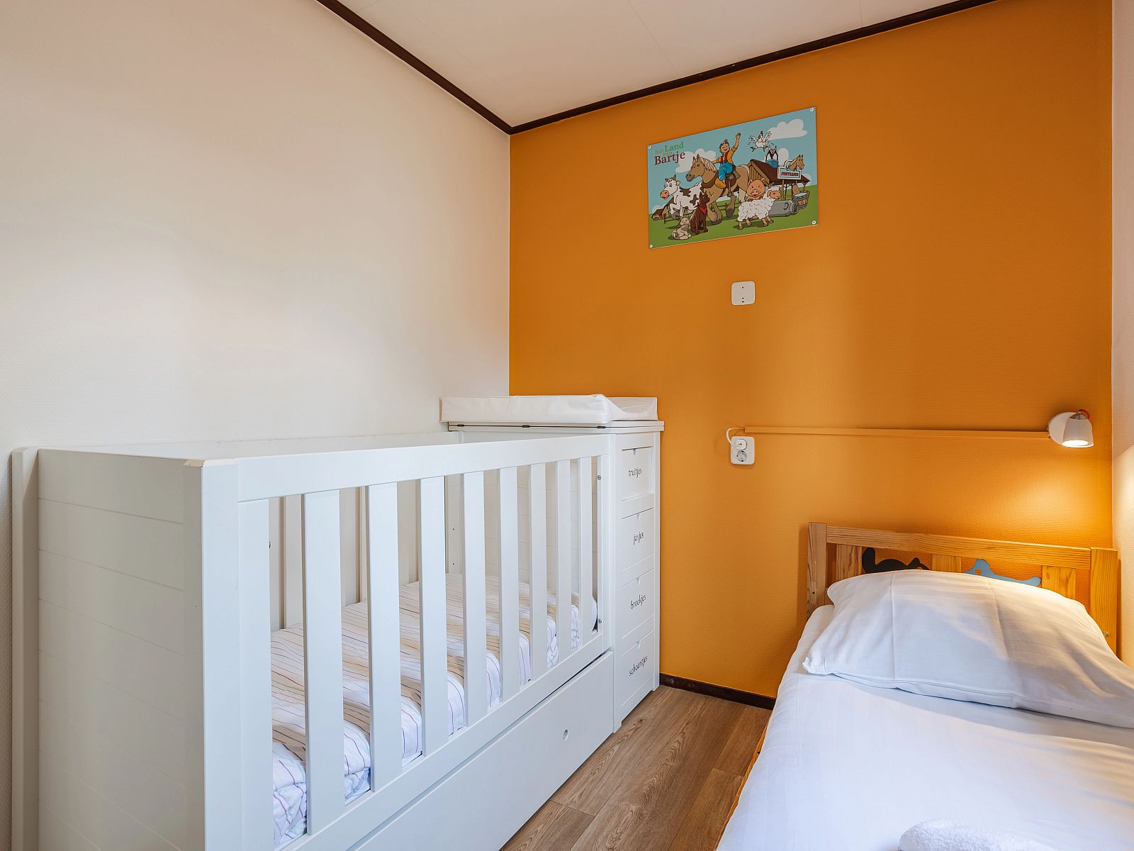 Verblijf 1829103 - Vakantiewoning Noord Drenthe - Het Land van Bartje | 4-persoons peuterstacaravan | 4MHK