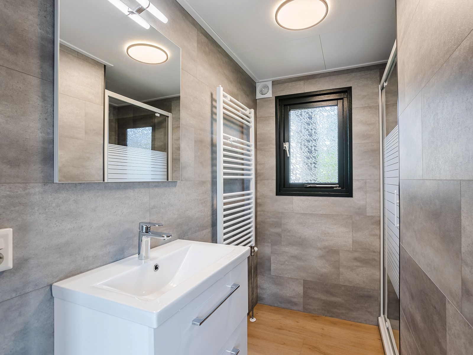 Verblijf 1829103 - Vakantiewoning Noord Drenthe - Het Land van Bartje | 4-persoons peuterstacaravan | 4MHK