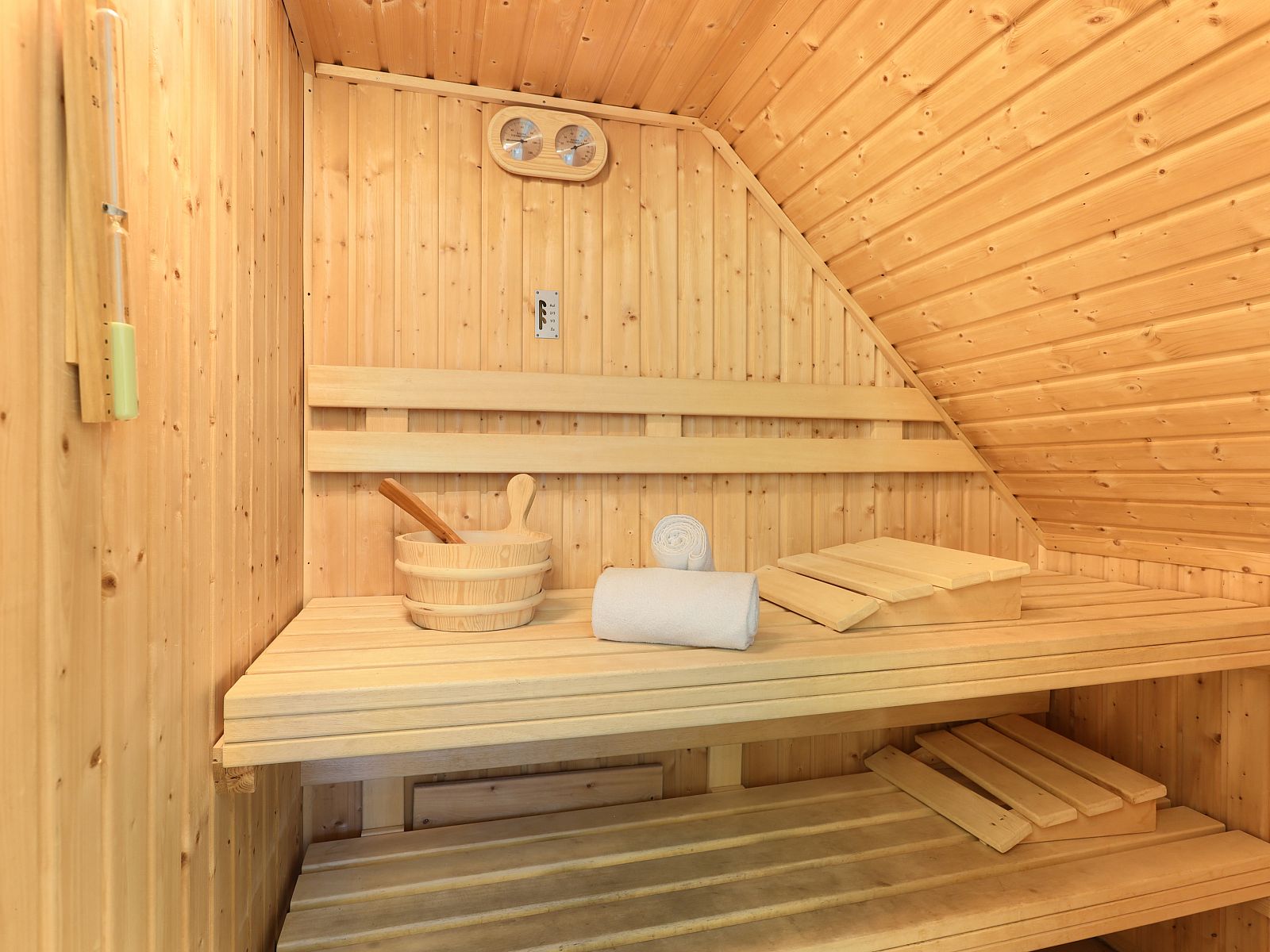 Verblijf 1829104 - Bungalow Noord Drenthe - Het Land van Bartje | 8-persoons boerderij | 8L