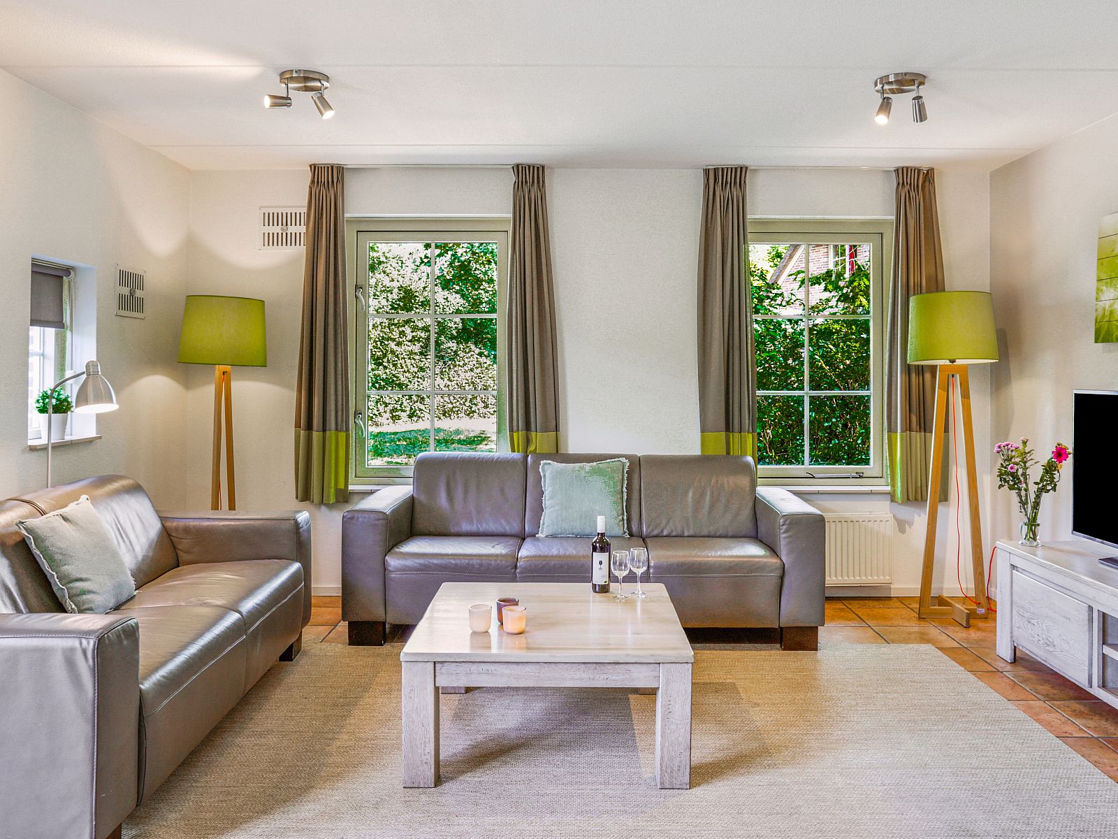 Verblijf 1829104 - Bungalow Noord Drenthe - Het Land van Bartje | 8-persoons boerderij | 8L