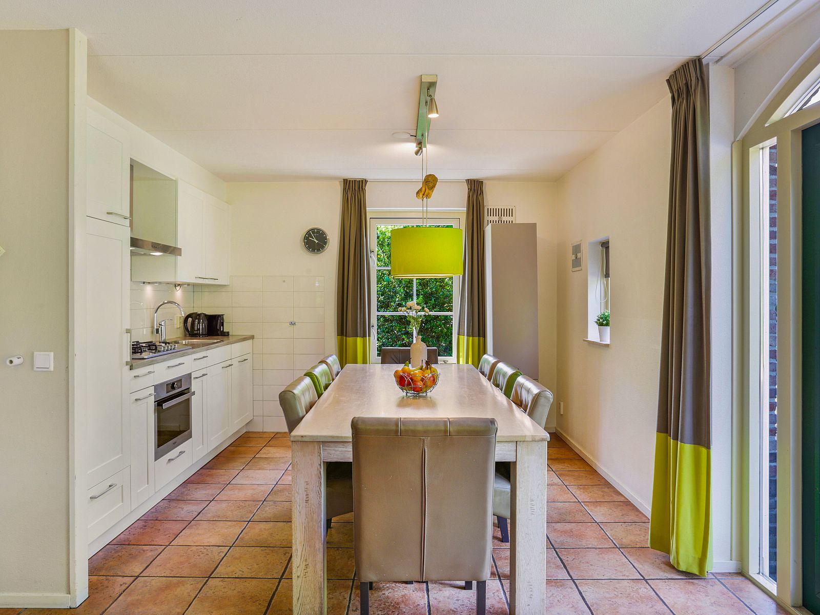 Verblijf 1829104 - Bungalow Noord Drenthe - Het Land van Bartje | 8-persoons boerderij | 8L