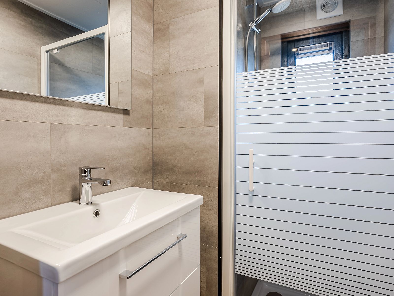 Verblijf 182949 - Vakantiewoning Noord Drenthe - Het Land van Bartje | 4-persoons stacaravan | 4MHV