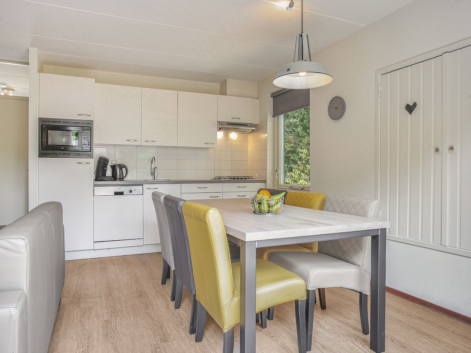 Guest house 182963 - Bungalow Noord Drenthe - Het Land van Bartje | 6-persoons landhuis | 6D2