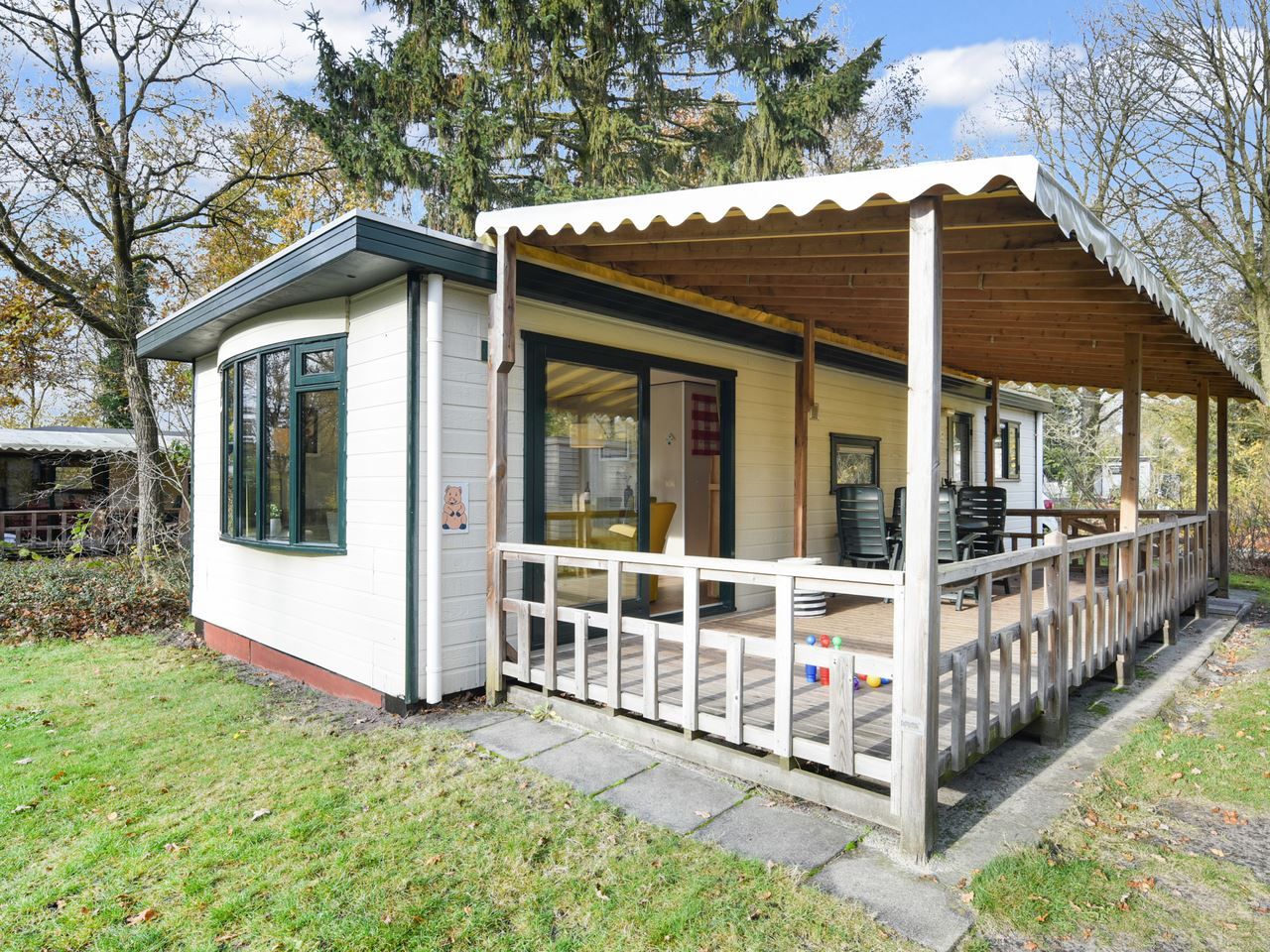 Guest house 182968 - Holiday property Noord Drenthe - Het Land van Bartje | 4-persoons peuterstacaravan | 4BCK