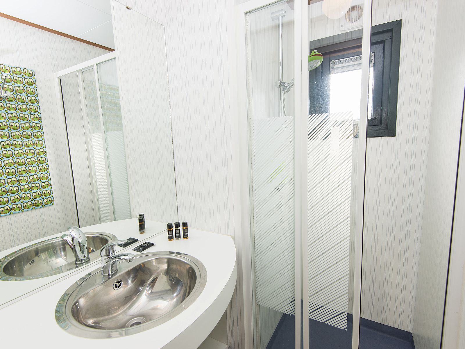 Guest house 182968 - Holiday property Noord Drenthe - Het Land van Bartje | 4-persoons peuterstacaravan | 4BCK