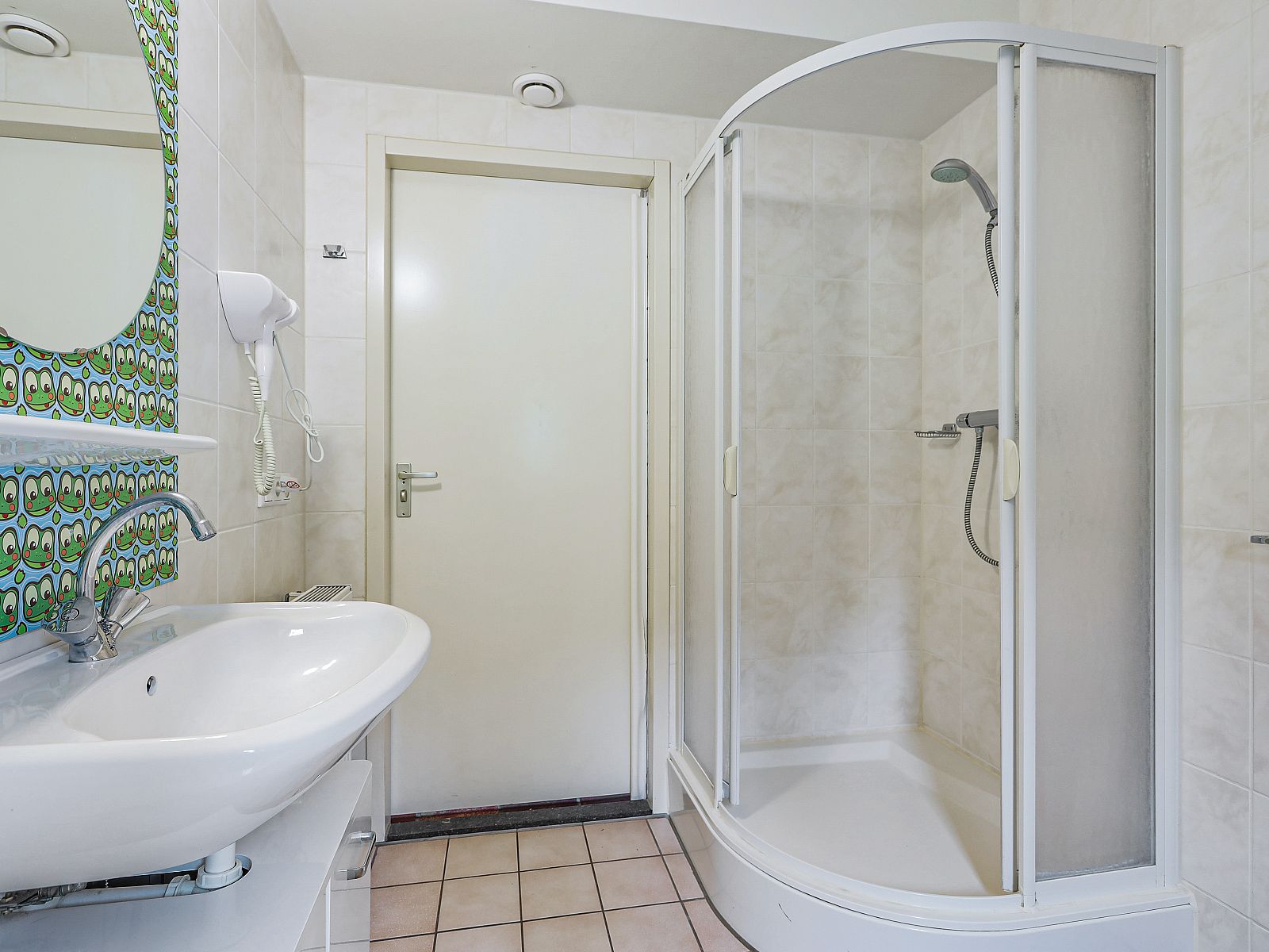 Guest house 182983 - Bungalow Noord Drenthe - Het Land van Bartje | 8-persoons kinderboerderij | 8ELK