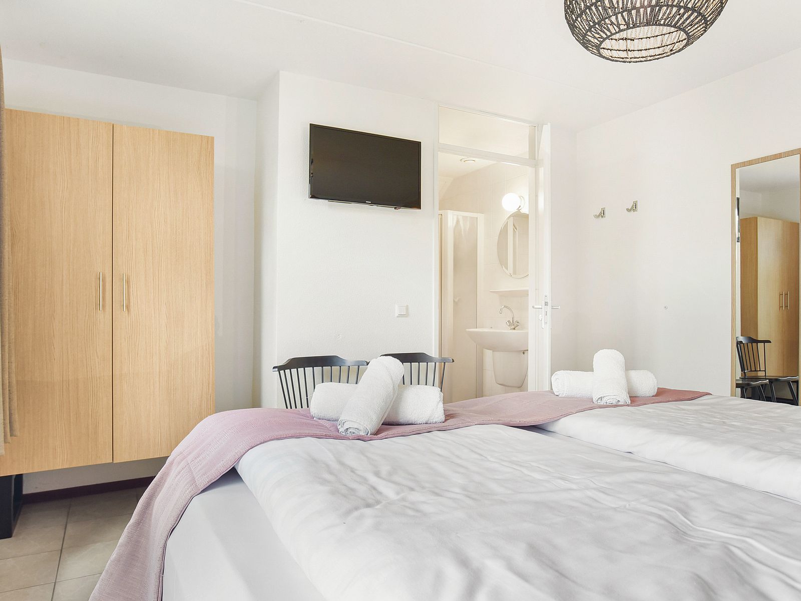 Guest house 182997 - Holiday property Noord Drenthe - Het Land van Bartje | 4-persoons boerderij | 4BL