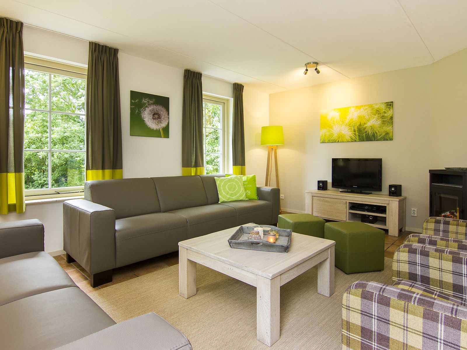 Guest house 182999 - Bungalow Noord Drenthe - Het Land van Bartje | 10-persoons boerderij | 10EL