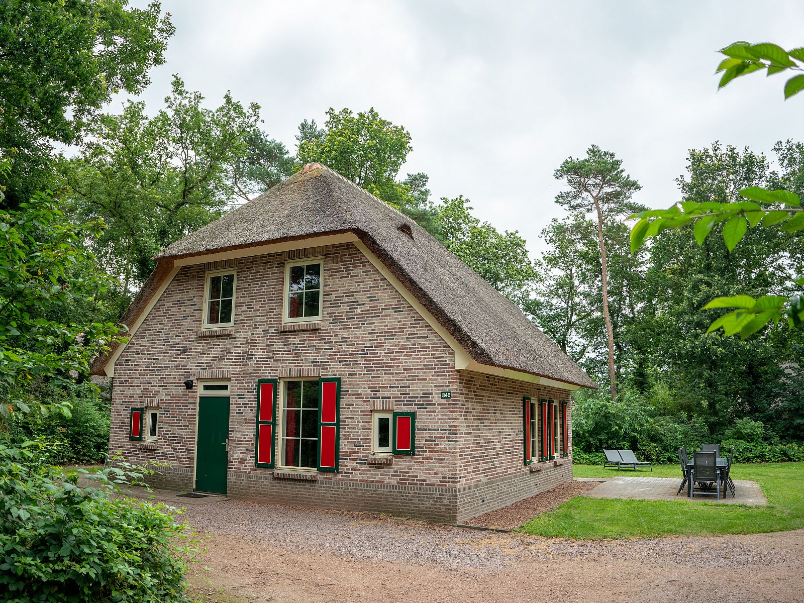 Guest house 182999 - Bungalow Noord Drenthe - Het Land van Bartje | 10-persoons boerderij | 10EL