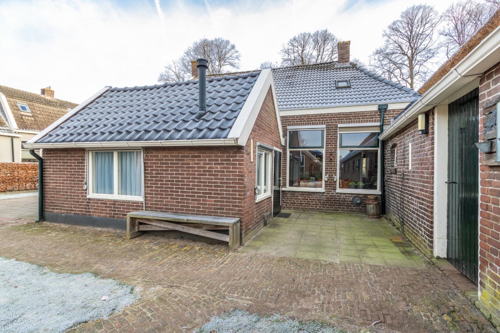 Garten und Terrasse des Ferienhauses DG984 in Vries, Drenthe, zum Entspannen.