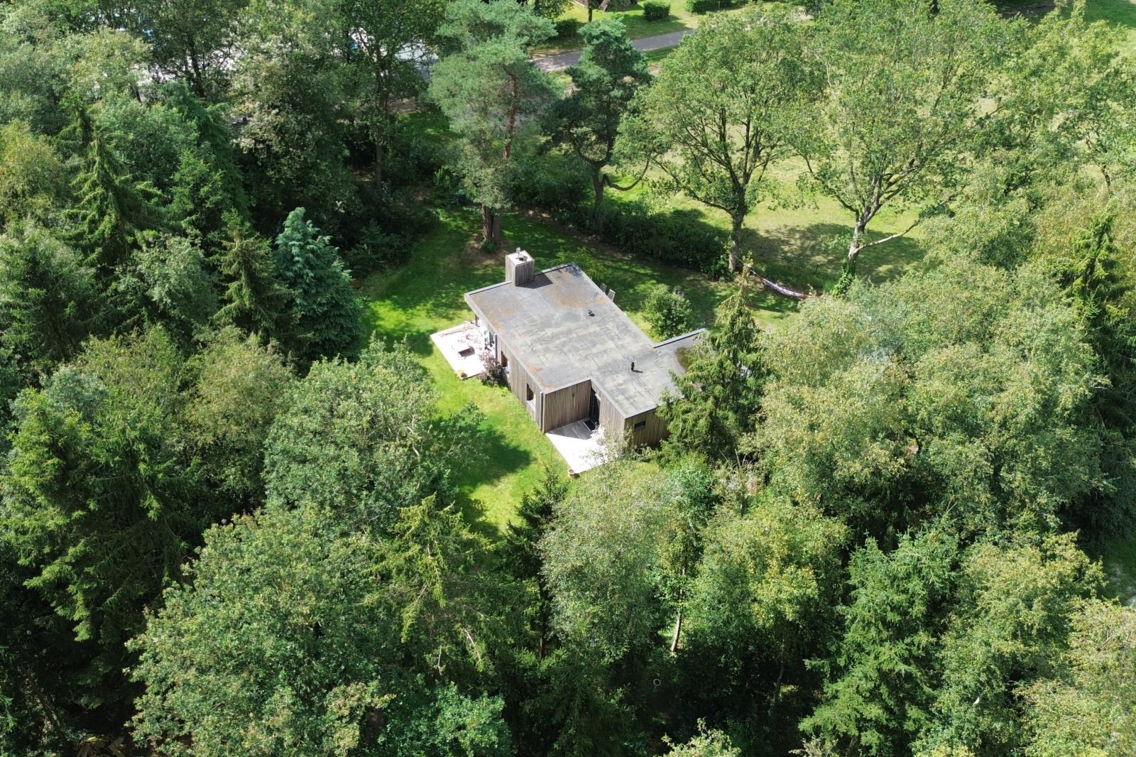 Praktische Waschkueche im Ferienhaus DG357 in Meppen, Drenthe mit Waschmaschine und Trockner.