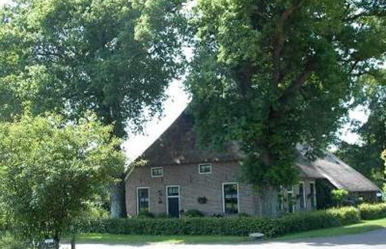 Vakantiehuis in Aalden, schilderachtig vakantiehuis met rieten dak in Zuidoost Drenthe, Drenthe.