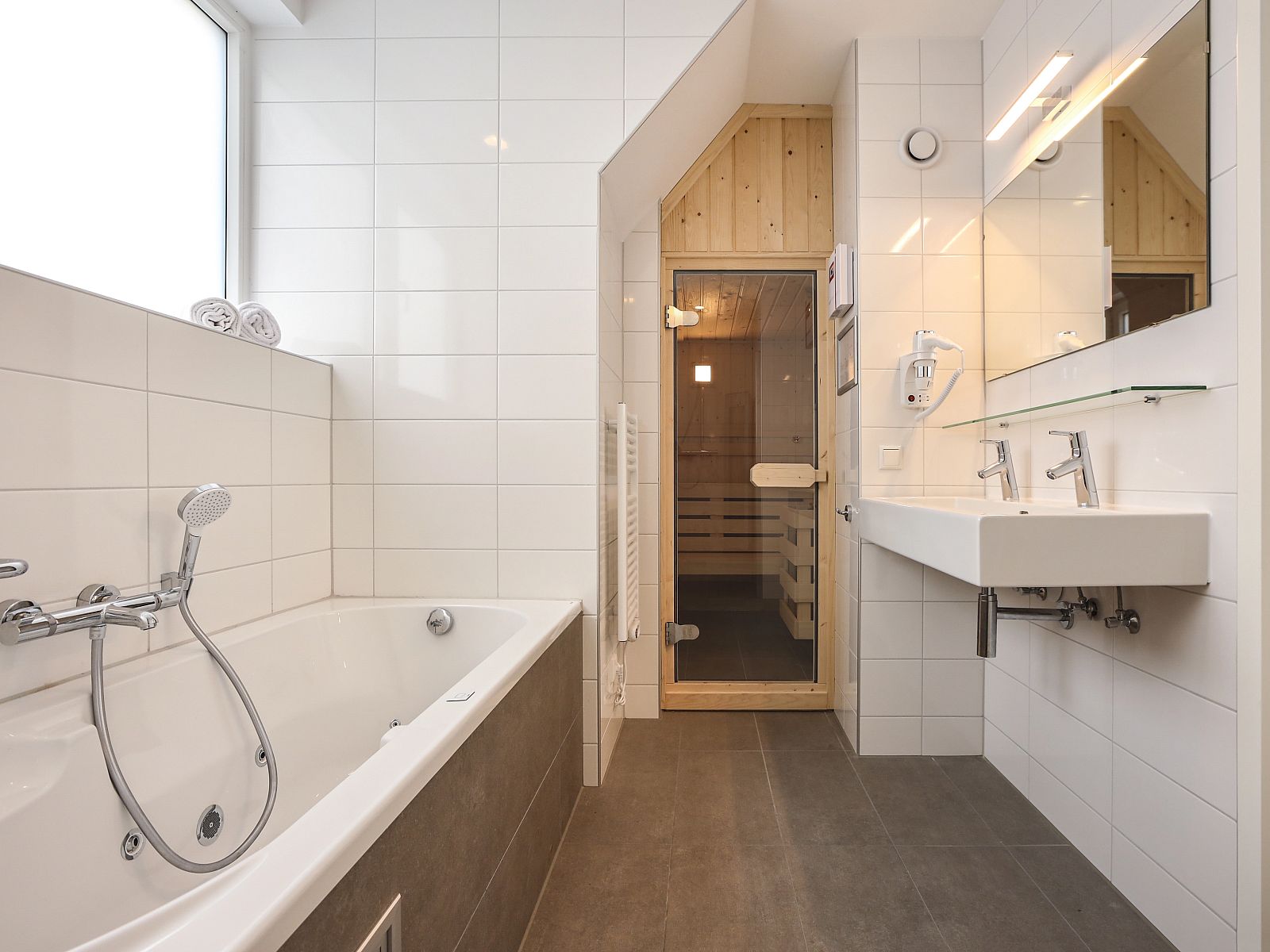 Verblijf 190365 - Bungalow Zuidoost Drenthe - Aelderholt | 8-persoons woning | 8EL