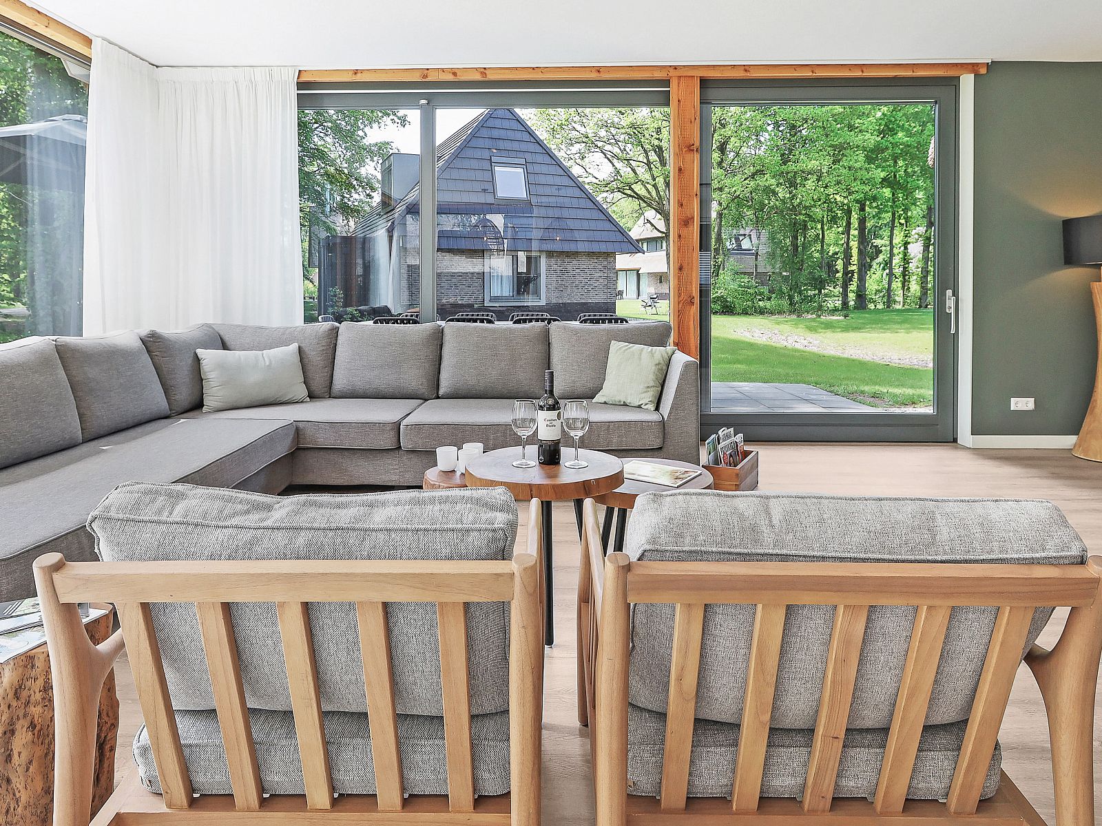 Verblijf 190441 - Bungalow Zuidoost Drenthe - PUUR Exloo | 10-persoons vakantiehuis | 10EL1