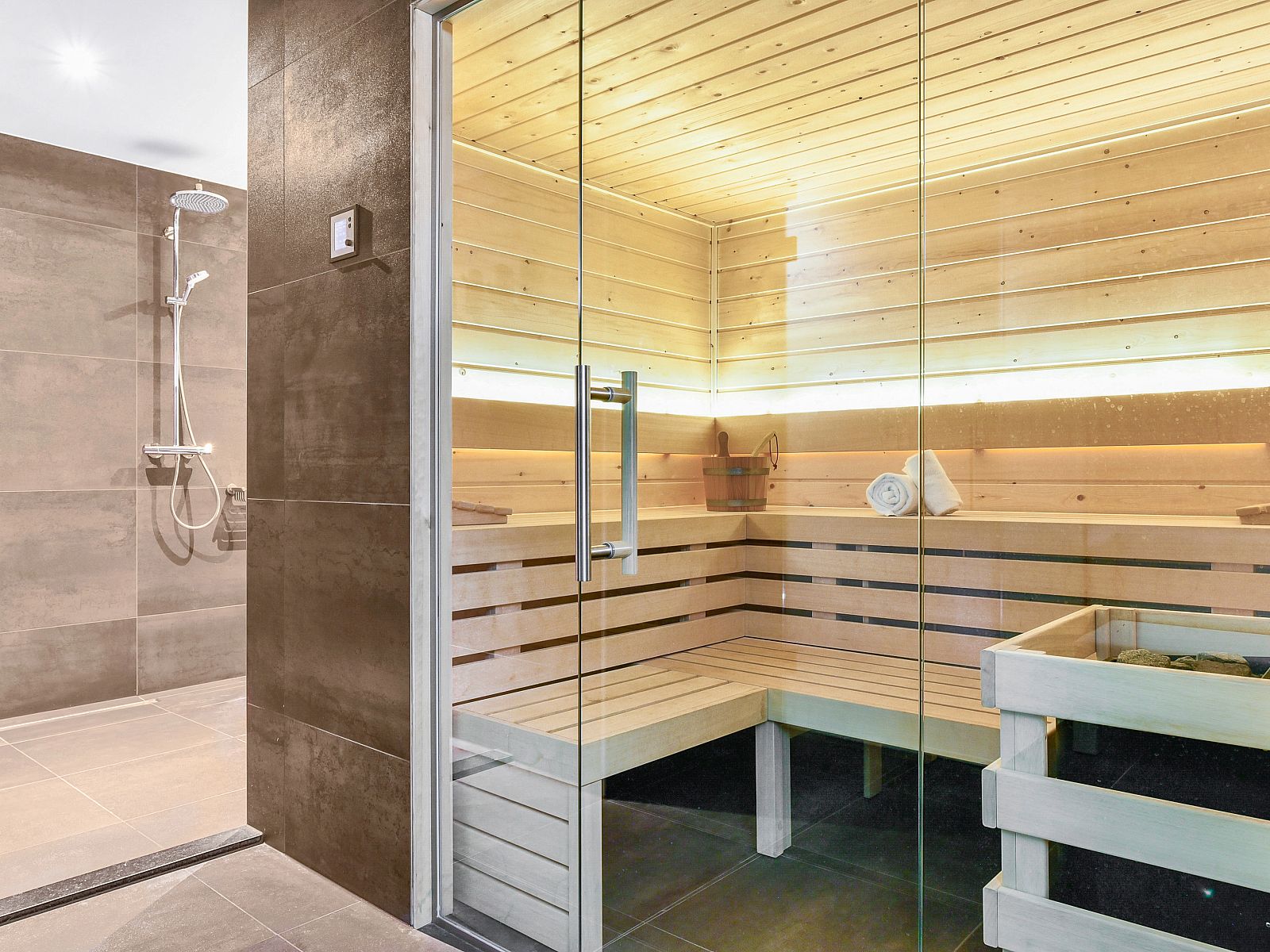 Verblijf 190449 - Bungalow Zuidoost Drenthe - PUUR Exloo | 10-persoons vakantiehuis | 10EL2