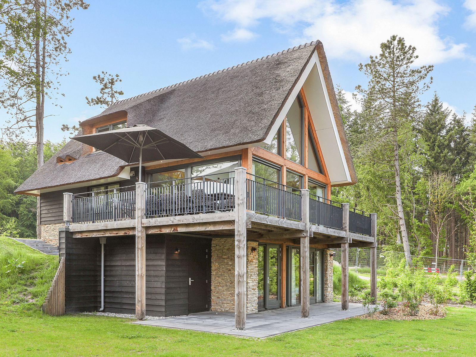 Verblijf 190449 - Bungalow Zuidoost Drenthe - PUUR Exloo | 10-persoons vakantiehuis | 10EL2