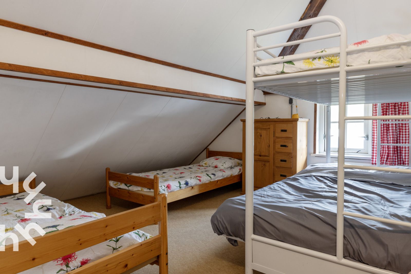 Sitzecke in DG053, Diever mit Ledersofa und stimmungsvoller Beleuchtung.