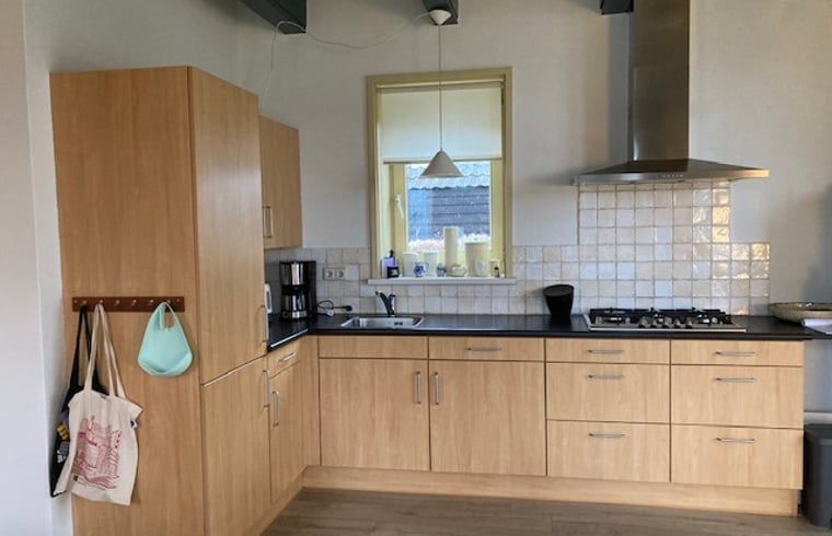 Moderne Kueche im Ferienhaus in Ruinen, Suedwest-Drenthe.