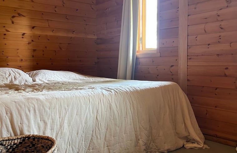 Knusse slaapkamer in Huisje in Dwingeloo, vakantiehuis in Zuidwest Drenthe.