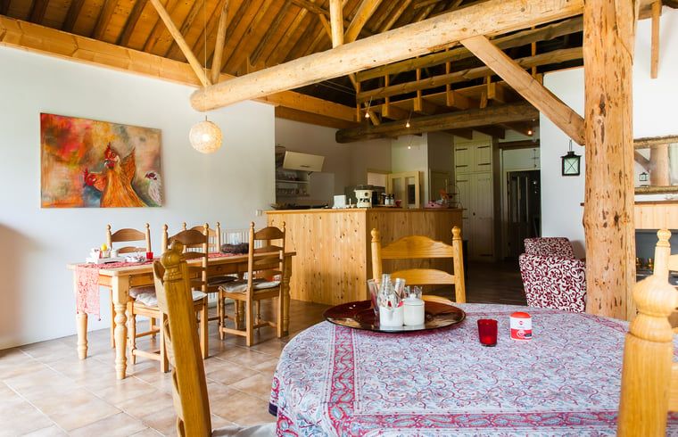 Blumige Umgebung des Ferienhauses in Ruinerwold, ein idyllisches Ferienhaus in Drenthe.