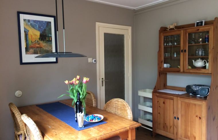 Gemuetliches Esszimmer im Ferienhaus in Wateren, Westerveld, ideal fuer Familienessen in Drenthe.