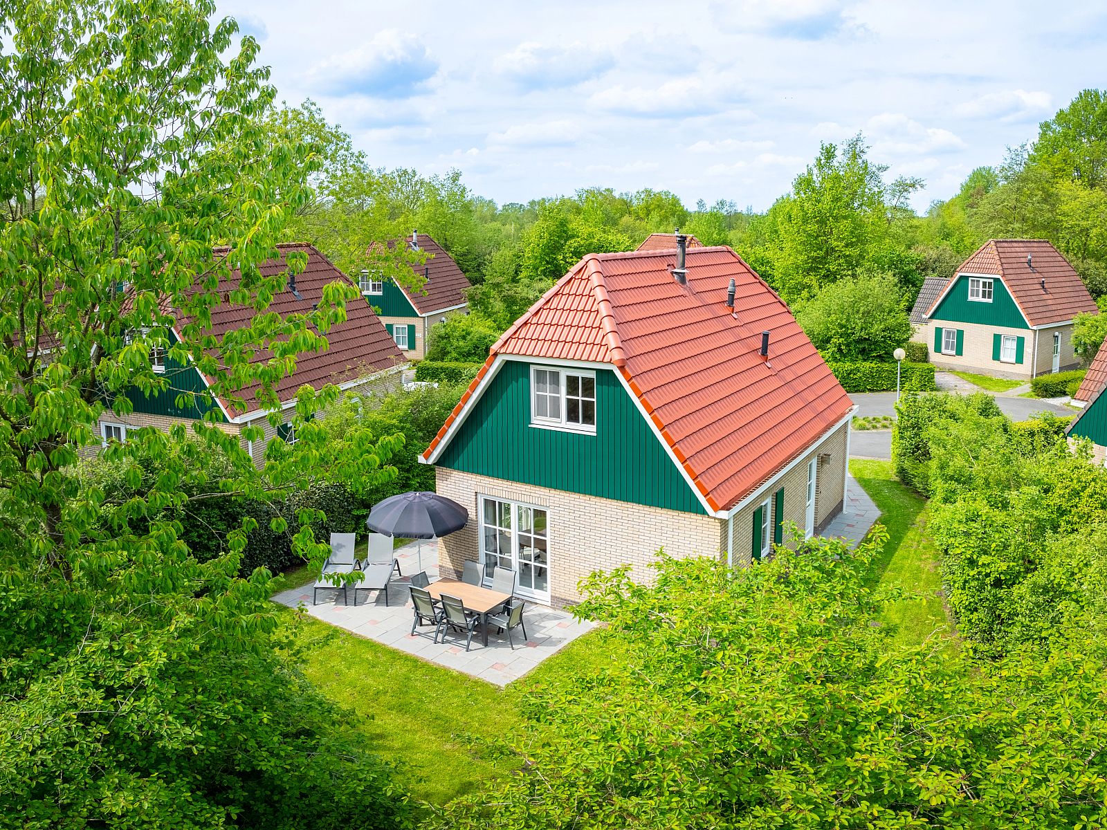 Guest house 201843 - Bungalow Zuidwest Drenthe - Hunerwold State | 4-persoons bungalow | 4L