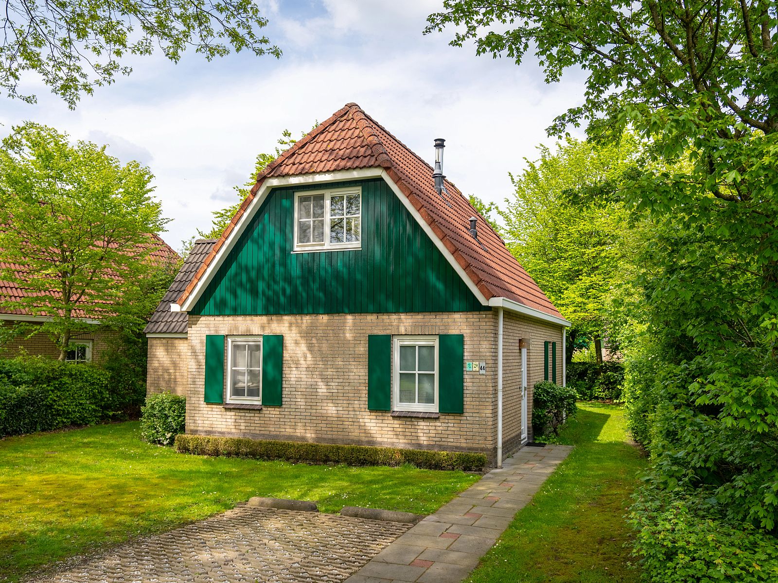 Guest house 201843 - Bungalow Zuidwest Drenthe - Hunerwold State | 4-persoons bungalow | 4L