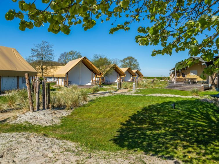 Rustieke glamping lodges bij Vakantiehuis Solo Retreat 2 in Biddinghuizen, gelegen in het groene hart van Flevoland.