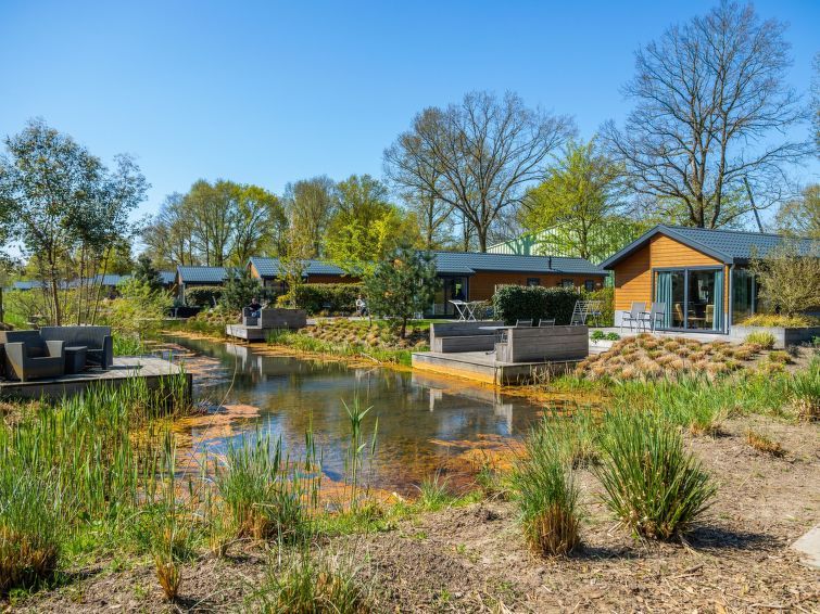 Pittoresk uitzicht op het water bij Vakantiehuis Solo Retreat 2, Biddinghuizen, een oase van rust in Flevoland.