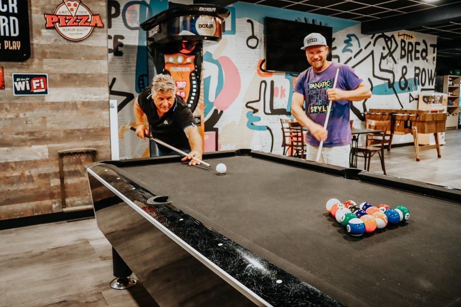 Recreation room with pool table at Safaritent Wood, Biddinghuizen, for relaxation and fun in Flevoland.