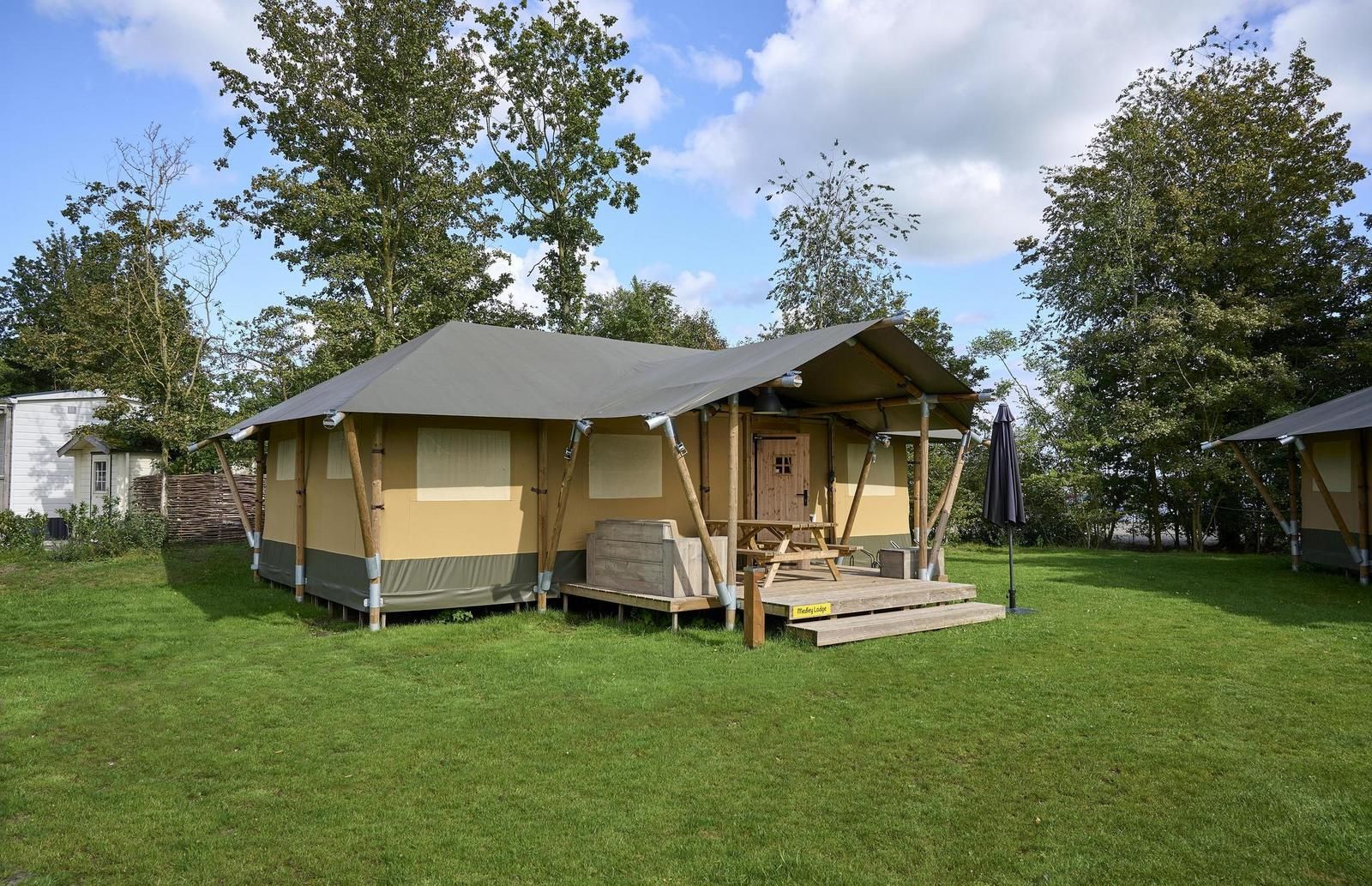 Medley Lodge in Biddinghuizen, ein charmantes Safarizelt inmitten der Natur von Ost-Flevoland, Flevoland.