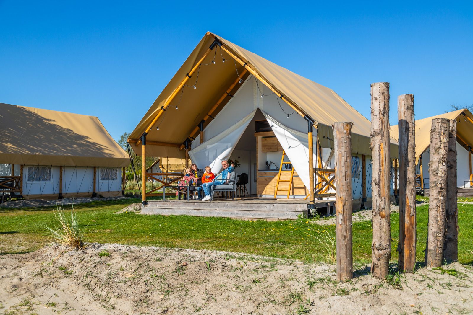 Guest house 2101165 - Tent house Oostelijk Flevoland - Glampingtent Beachfront Luxe