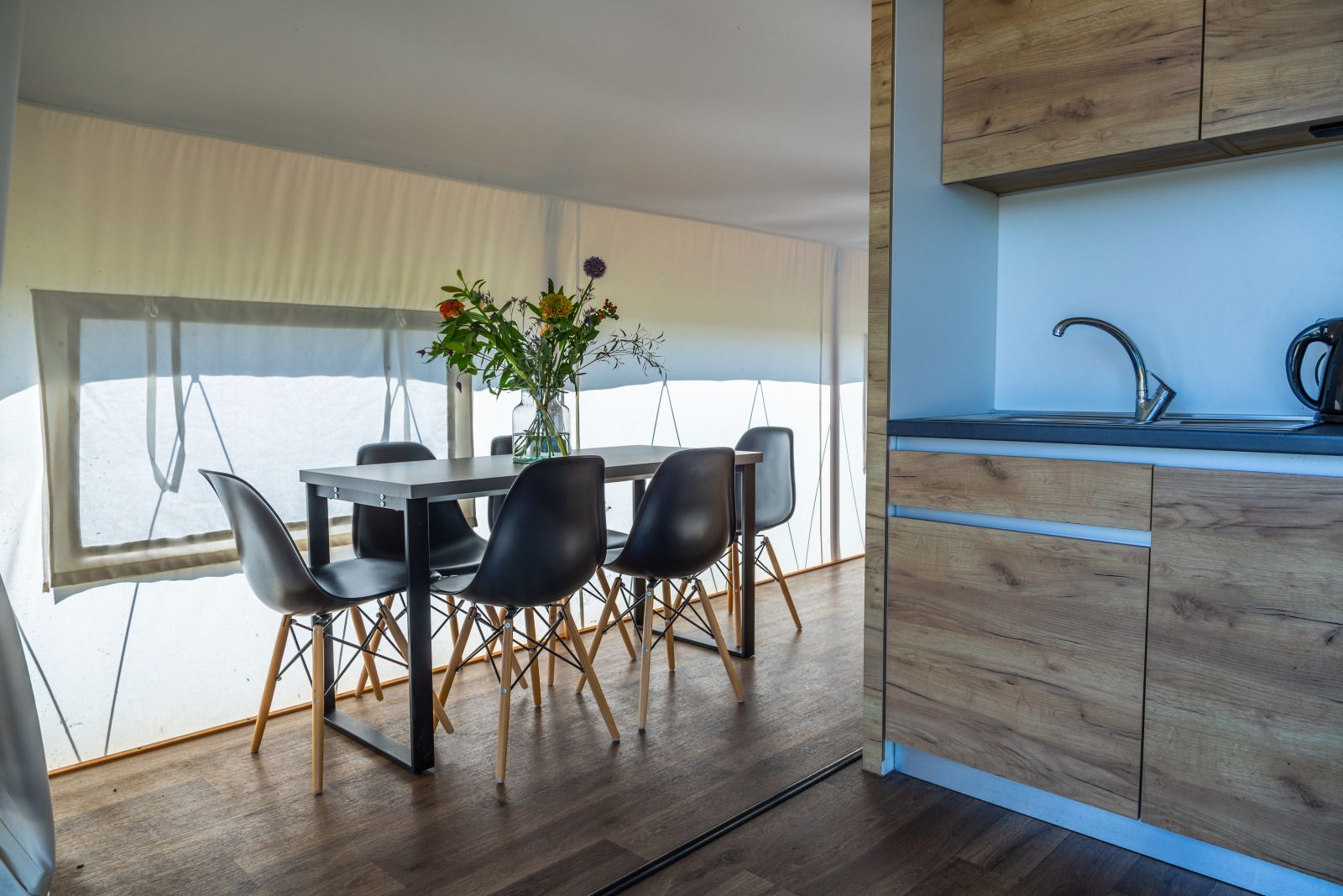 Guest house 2101165 - Tent house Oostelijk Flevoland - Glampingtent Beachfront Luxe