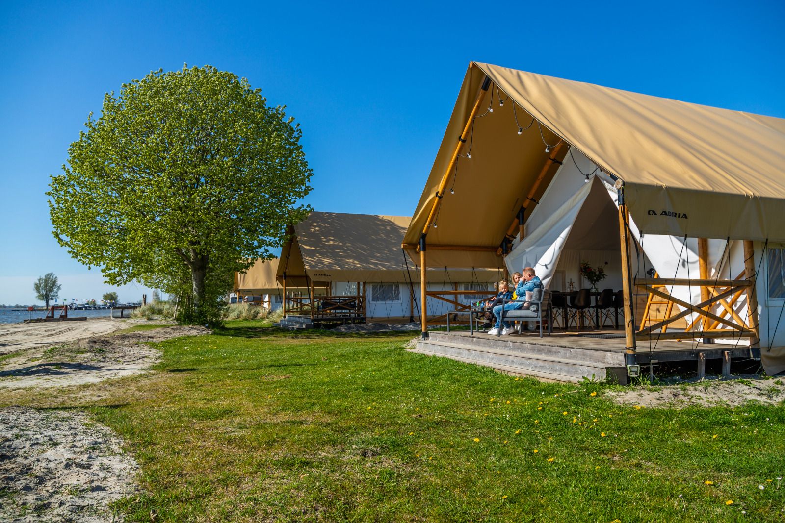 Guest house 2101165 - Tent house Oostelijk Flevoland - Glampingtent Beachfront Luxe