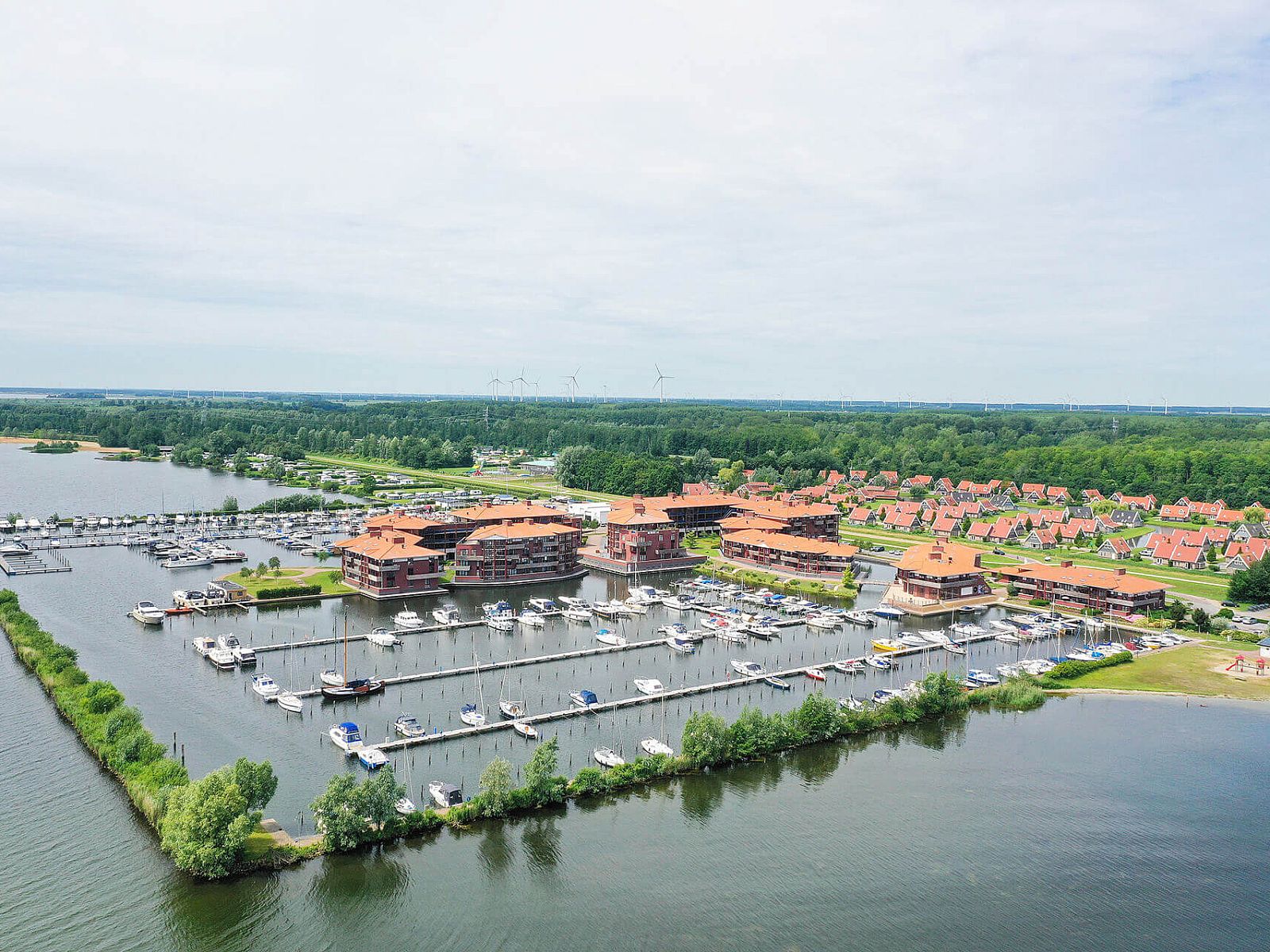 Guest house 2101206 - Holiday property Oostelijk Flevoland - Geschakelde woning in Biddinghuizen