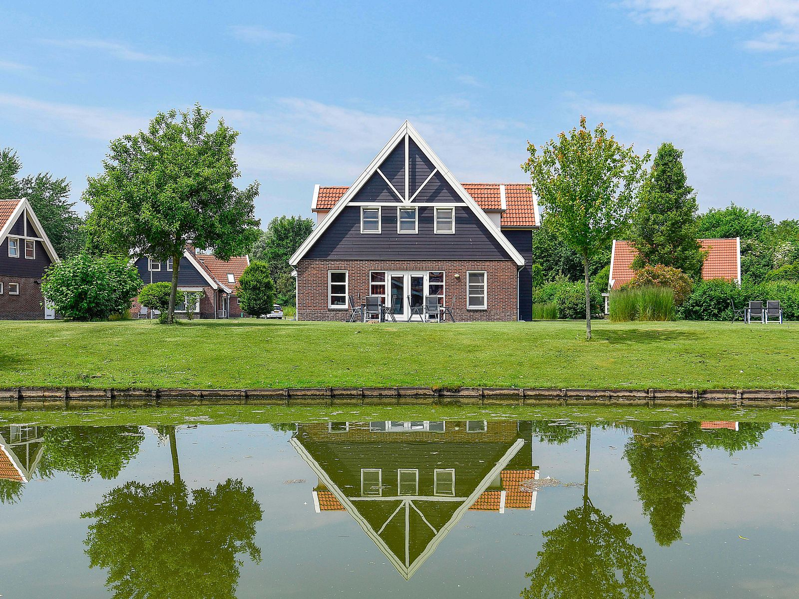 Guest house 2101208 - Bungalow Oostelijk Flevoland - Waterparc Veluwemeer | 16-persoons villa | 16N