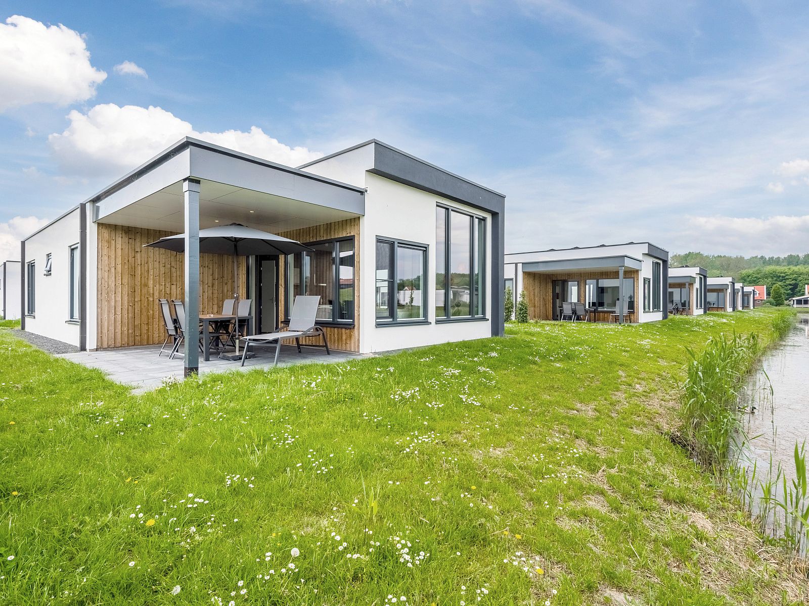 Unterkunft 2101233 - Bungalow Oostelijk Flevoland - Waterparc Veluwemeer | 4-persoons bungalow | 4L1