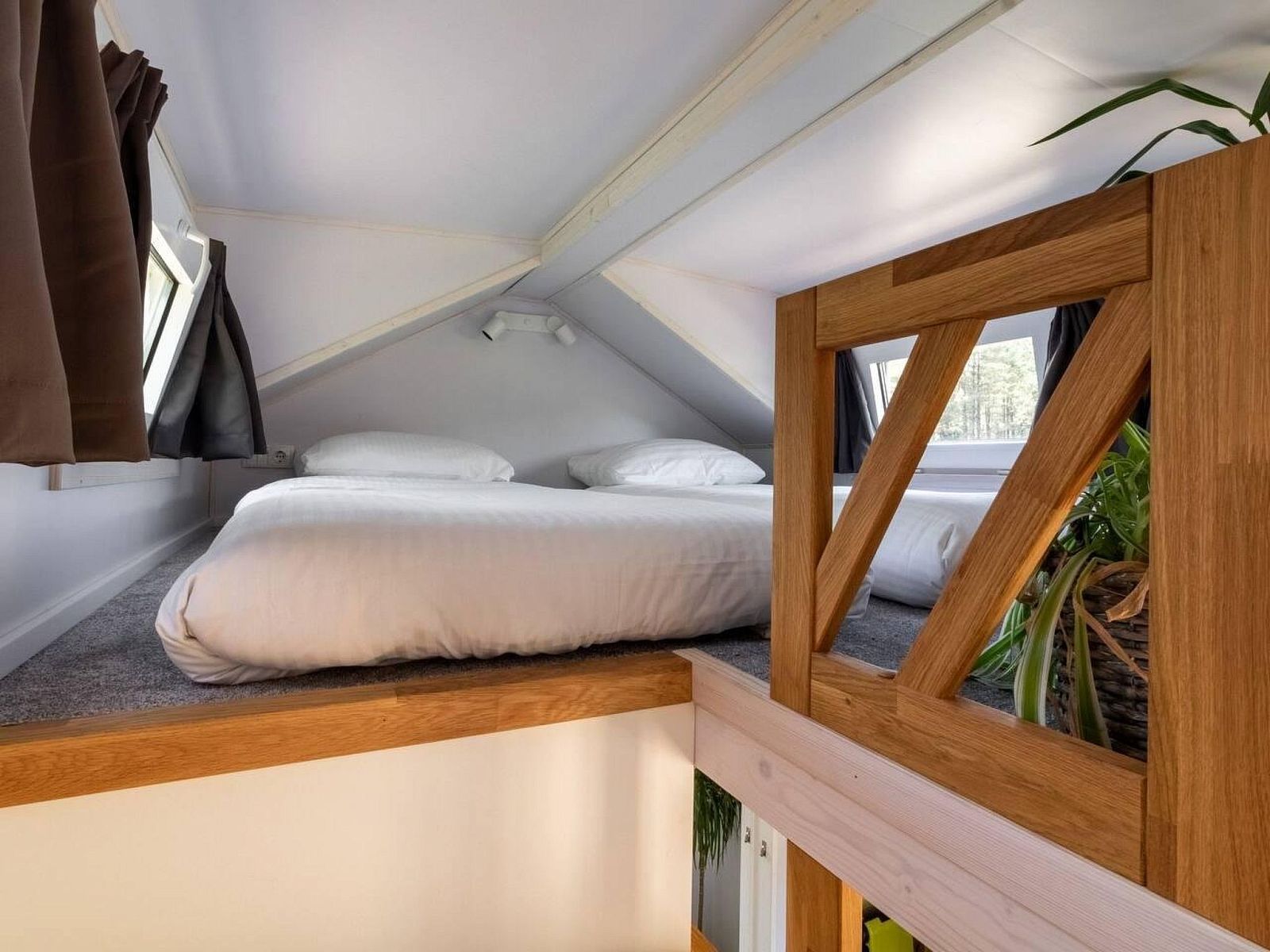 Verblijf 2202156 - Vakantiewoning Zuidelijk Flevoland - Vakantiehuis De Glamping - Gele Tiny House | 5p