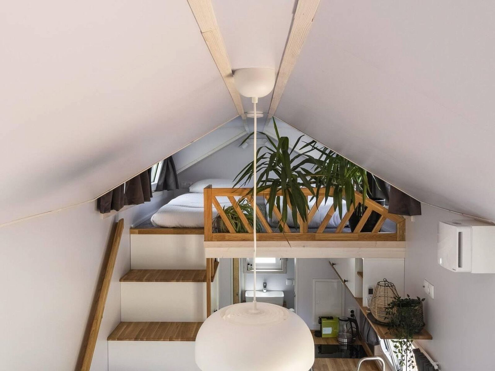 Verblijf 2202156 - Vakantiewoning Zuidelijk Flevoland - Vakantiehuis De Glamping - Gele Tiny House | 5p