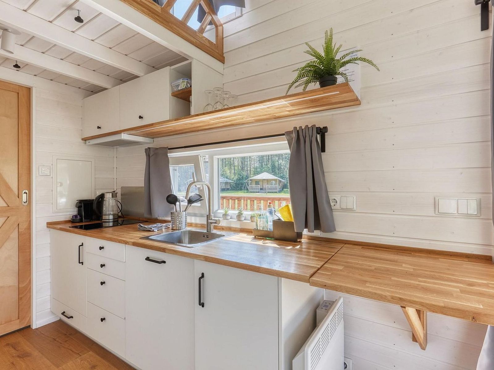 Verblijf 2202168 - Vakantiewoning Zuidelijk Flevoland - Vakantiehuis De Glamping - Tiny House rood | 5p