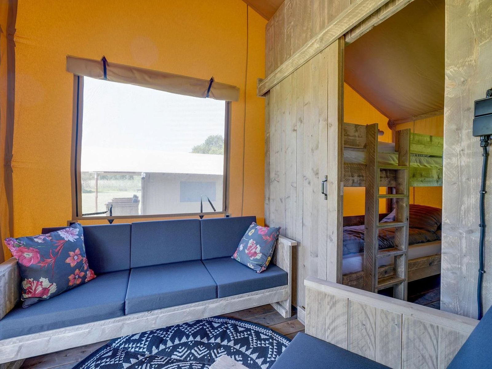Verblijf 2202169 - Vakantiewoning Zuidelijk Flevoland - Vakantiehuis De Glamping - Sunny Trio | 14p