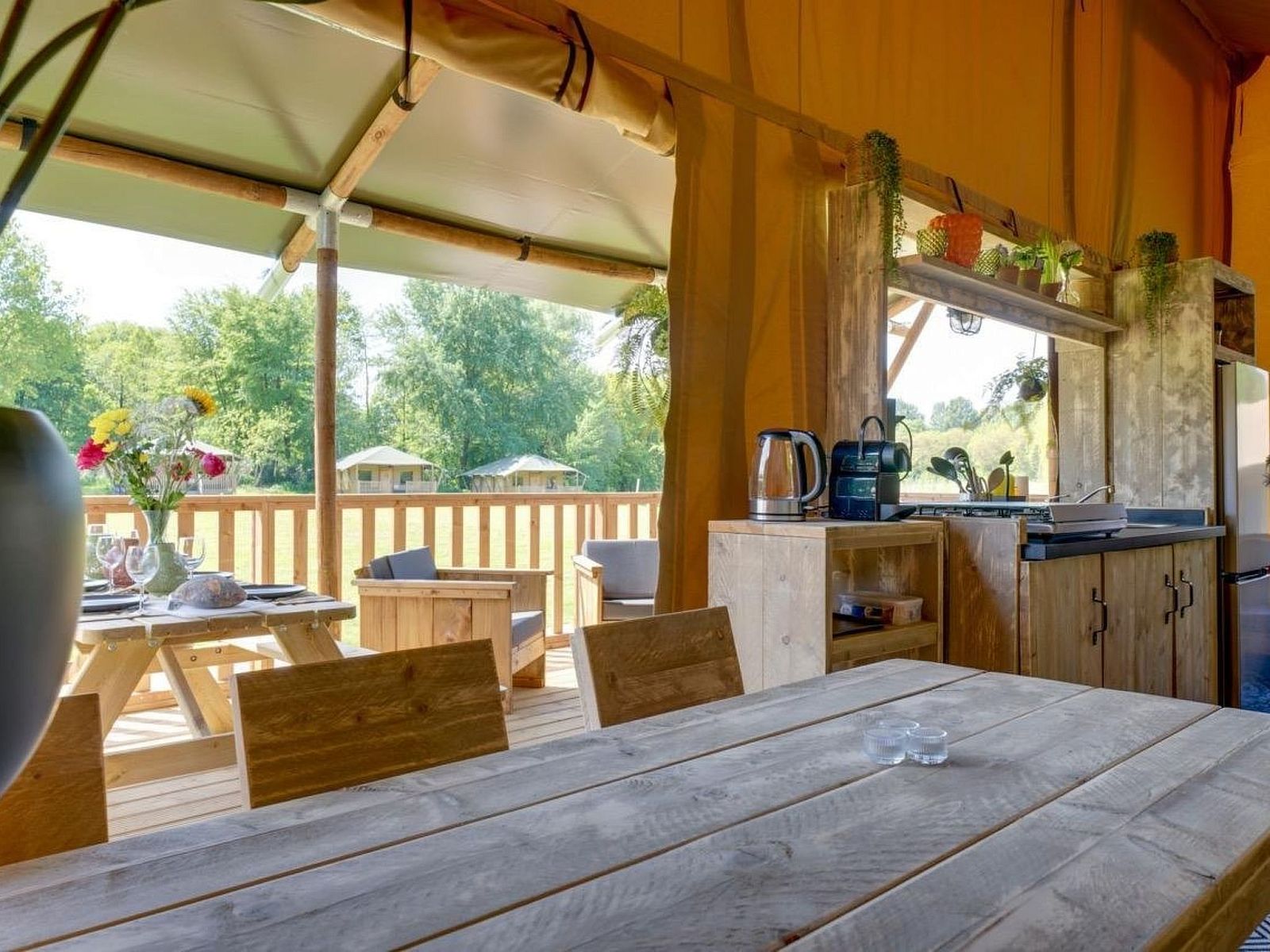 Verblijf 2202169 - Vakantiewoning Zuidelijk Flevoland - Vakantiehuis De Glamping - Sunny Trio | 14p