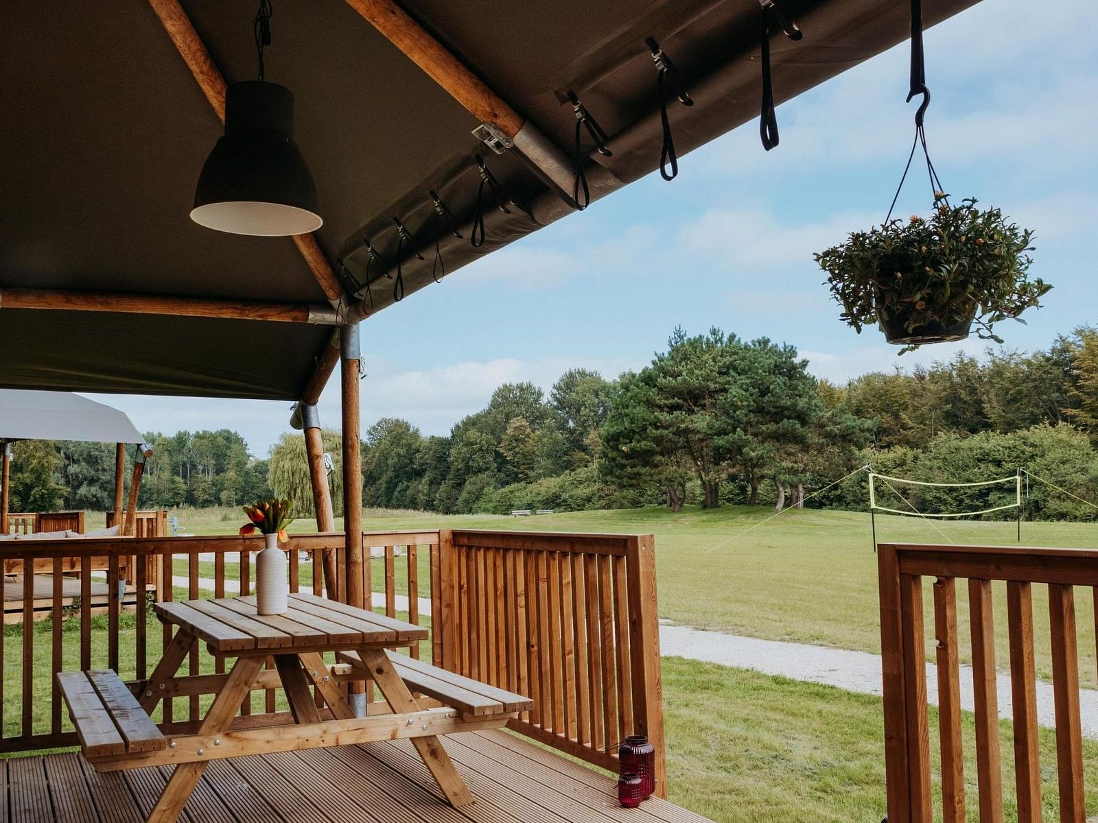 Verblijf 2202170 - Vakantiewoning Zuidelijk Flevoland - Vakantiehuis De Glamping - Trio Lodge | 18p