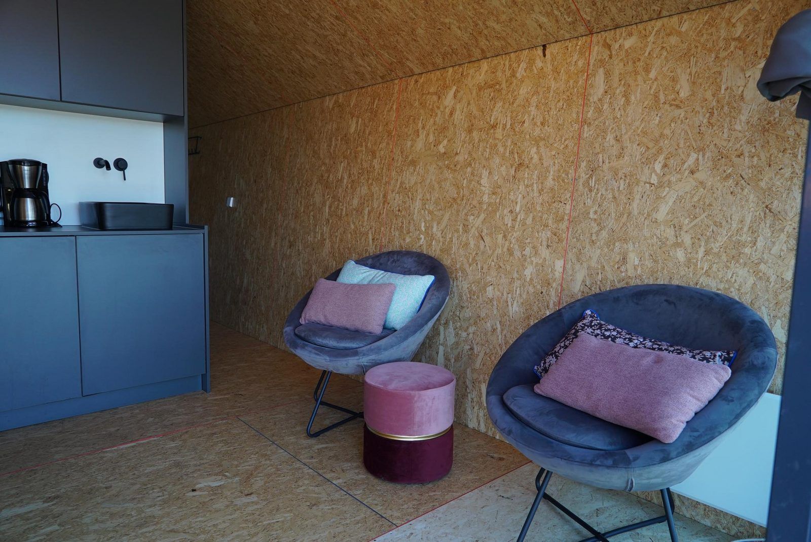 Stilvolle Sitzecke in Solo Retreat, einem Ferienhaus in Almere, Sued-Flevoland, Flevoland.